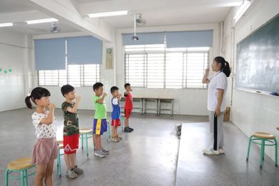 中堂“暑假校內(nèi)托管服務(wù)”正式開班，解決“看護(hù)難”問題